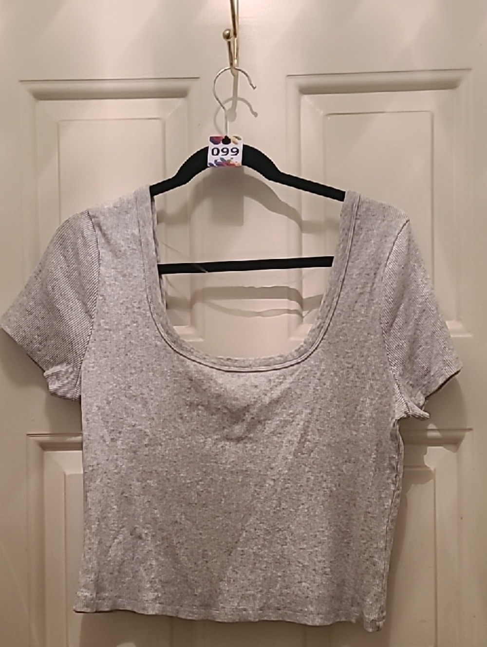 99 Universal Thread Light Heather Gray Scoop Neck Crop Top PTP 20" Length 20"